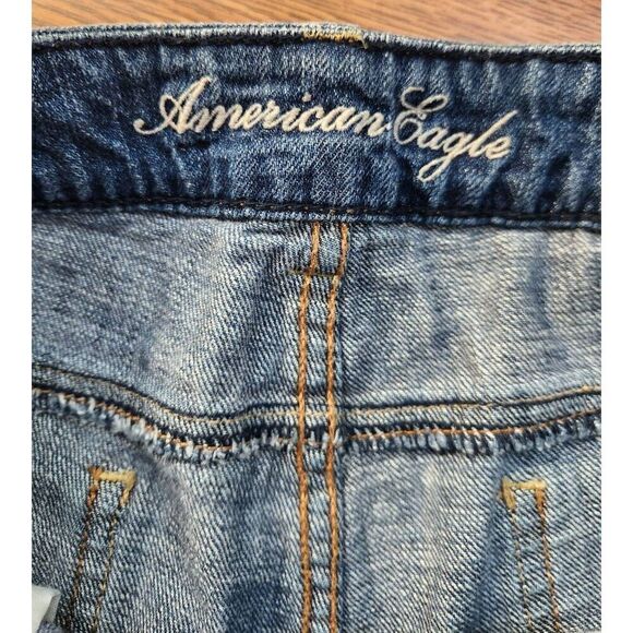 American Eagle 4 shimmering with silver denim shorts. Measures approx 32 waist, - Picture 8 of 15